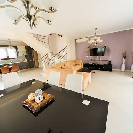 Villas Hanioti Villa *