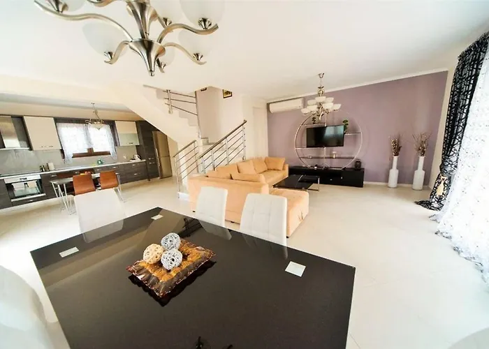 Villas Hanioti Villa *